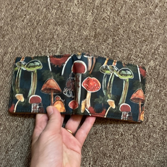 Sipsey Wilder Mush Love Bifold Wallet - Picture 7 of 7